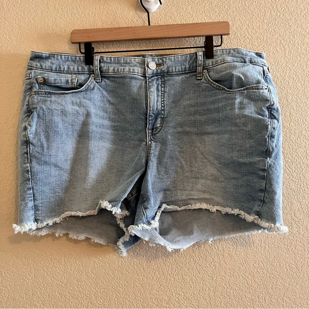 Torrid Mid-Rise Vintage Stretch Short Size 22
